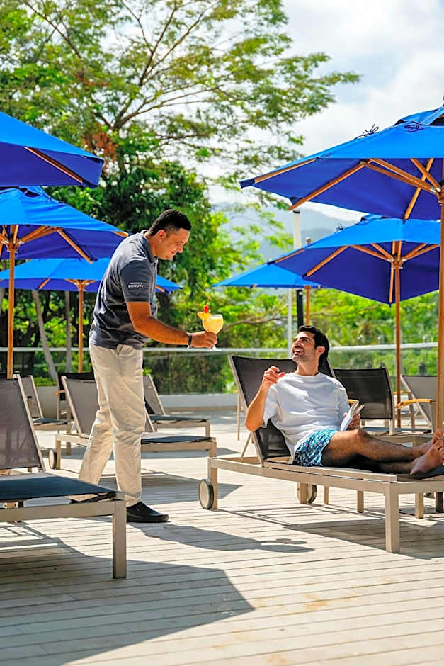 Courtyard By Marriott Santa Marta Resort