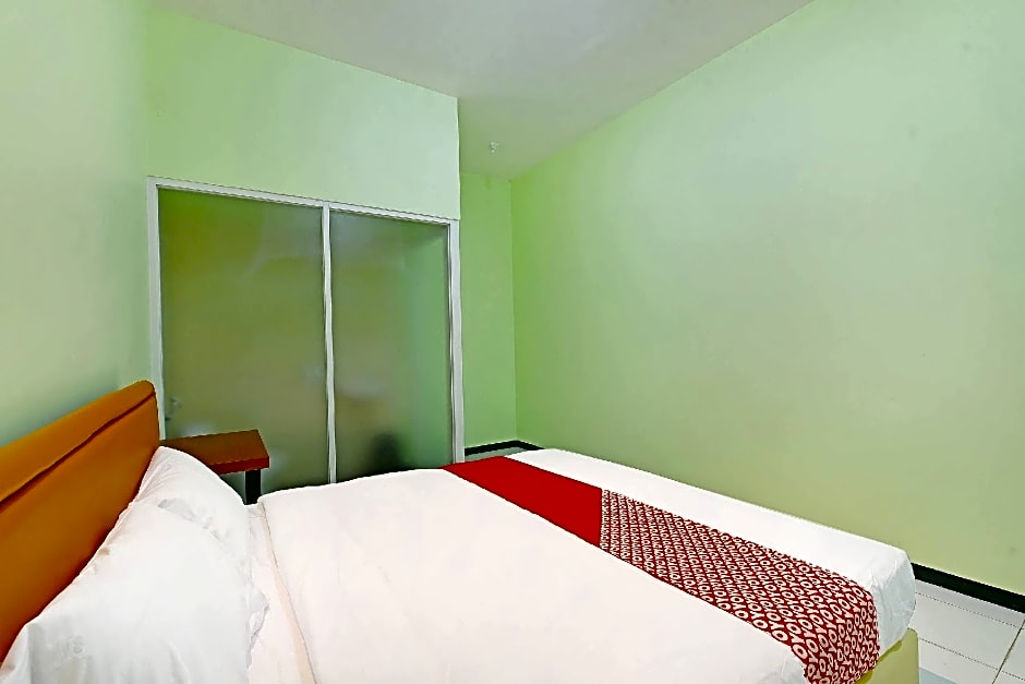 OYO 91351 87 Guest House