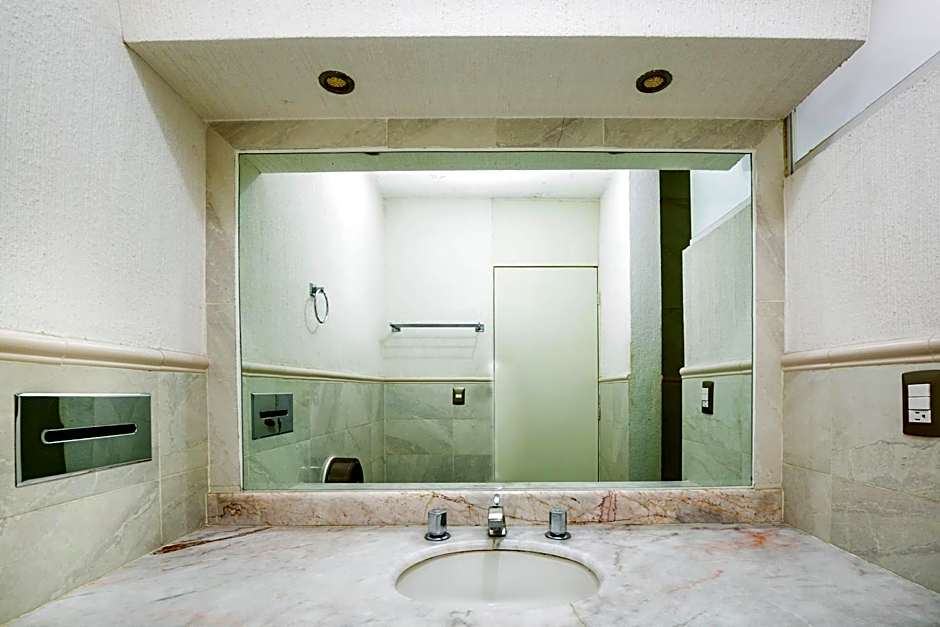 Capital O Hotel Casa Blanca, Morelia