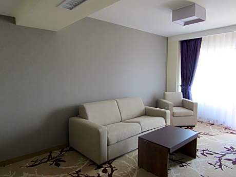 Suite with Garden View for families with kids under 3 years old