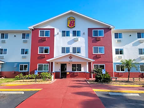 Super 8 by Wyndham Clearwater/St. Petersburg Airport