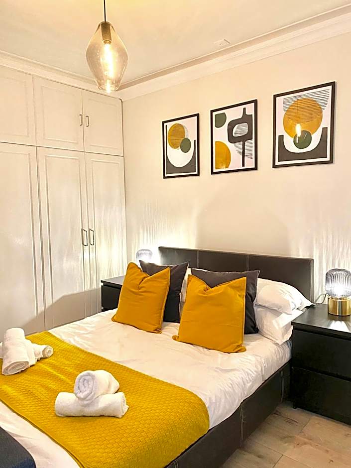 Apt - Balcony- Kensington-24 7 security