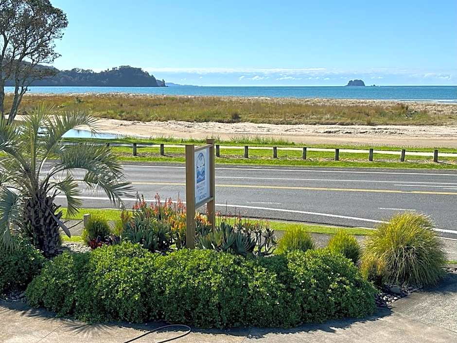 Baileys At The Beach Motel