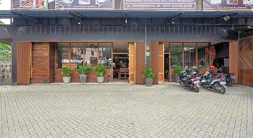 RedDoorz Plus near Balai Kota Batu 2