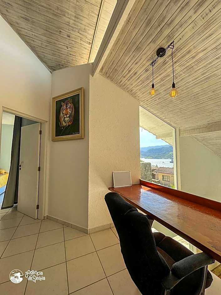 Casa c/piscina e vista p/ Ilha das Cabras em Piúva