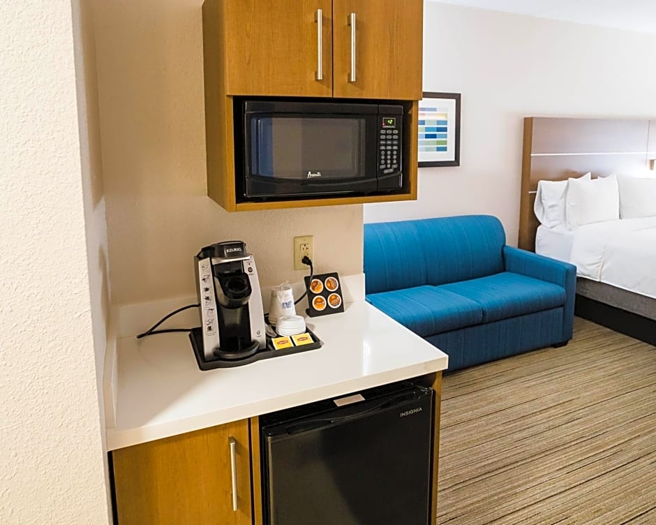 Holiday Inn Express & Suites Knoxville - Farragut by IHG