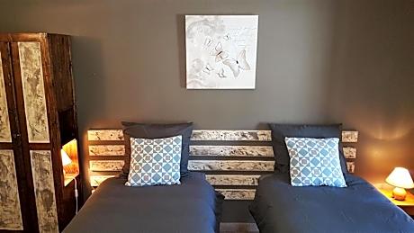 Double or Twin Room with Mountain View