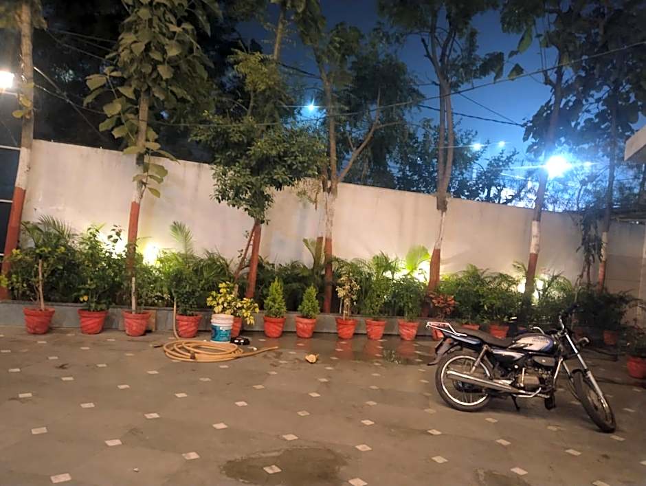 Hotel Seven – Ahmedabad, TN
