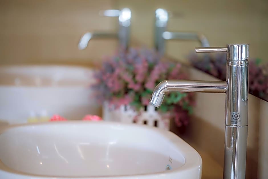 Morakot Twin Chumphon