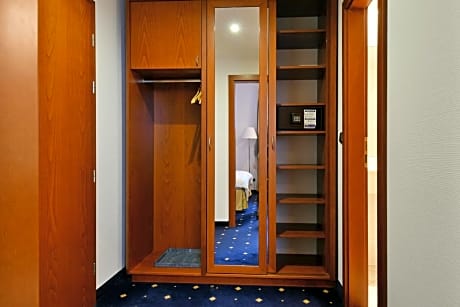 Double or Twin Room with Parking