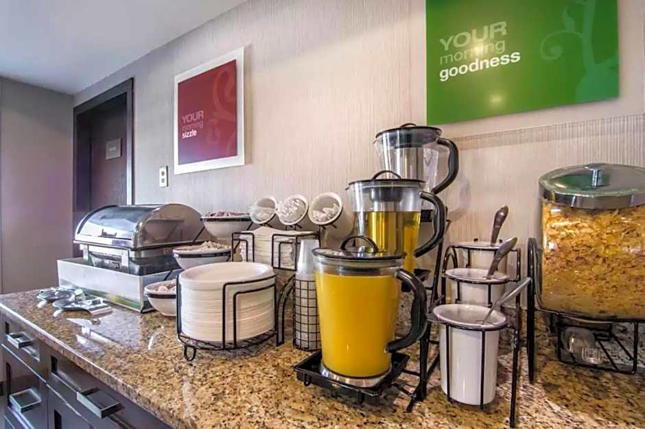 Comfort Inn And Suites South