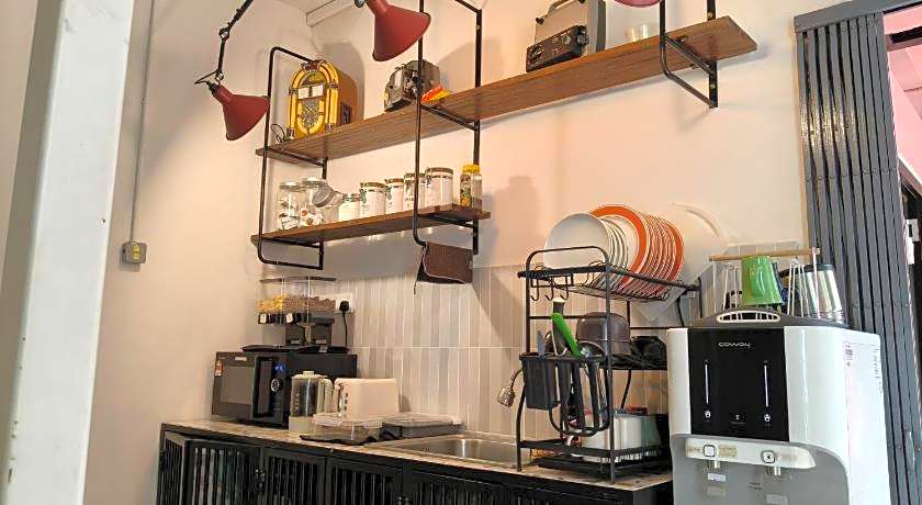 The Brownstone Hostel & Space