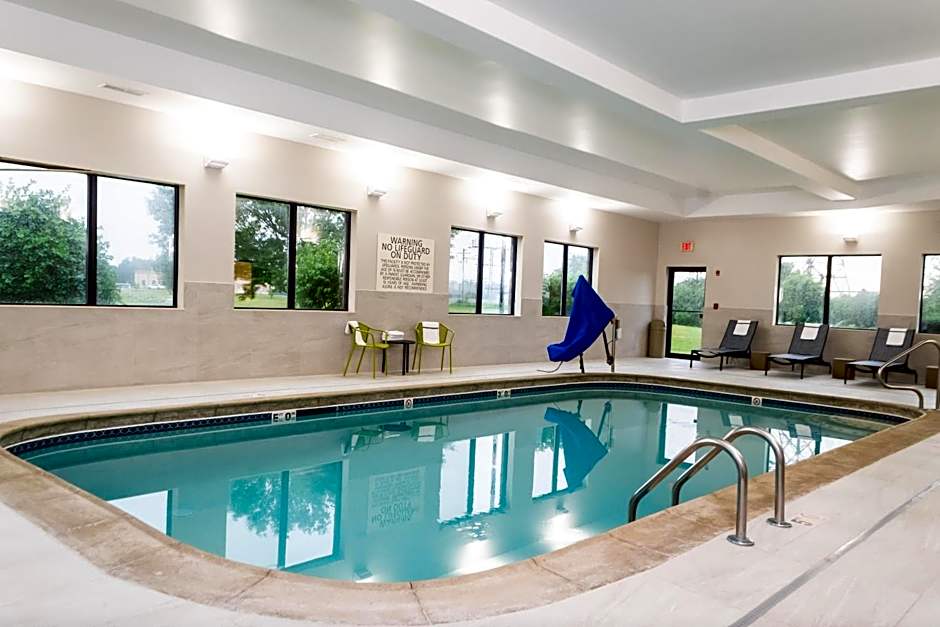 Hampton Inn & Suites Addison