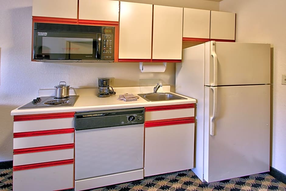 MCM Elegante Suites