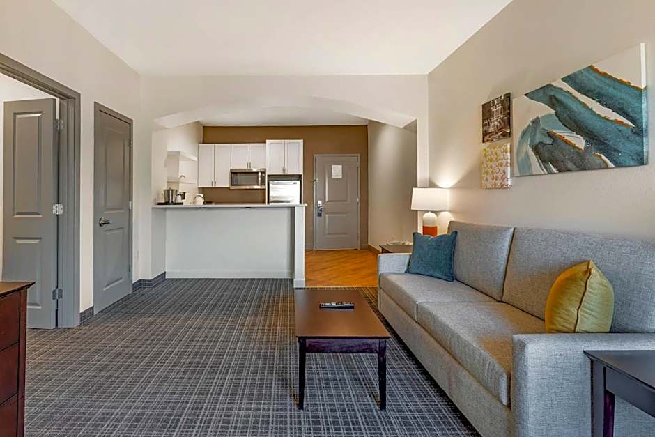 Comfort Inn & Suites Verona at Turning Stone Resort Casino