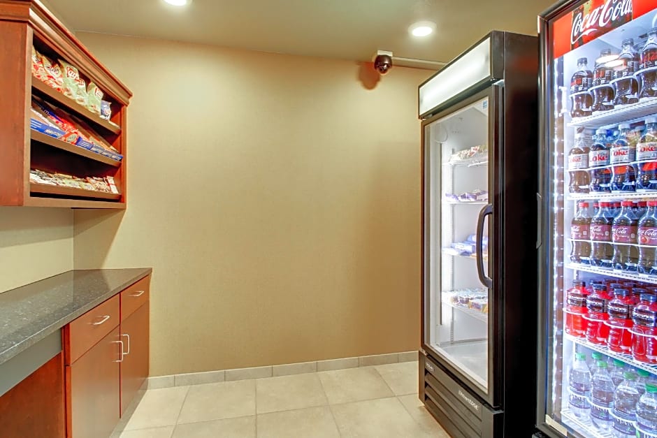 Cobblestone Hotel & Suites - Salem