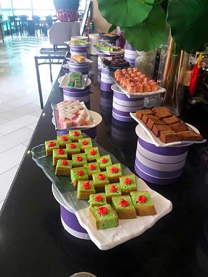 Oriental Crystal Hotel
