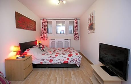 One Bedroom Twin/Double Apartment