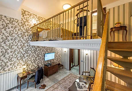 Duplex Family Room with Free Spa Access