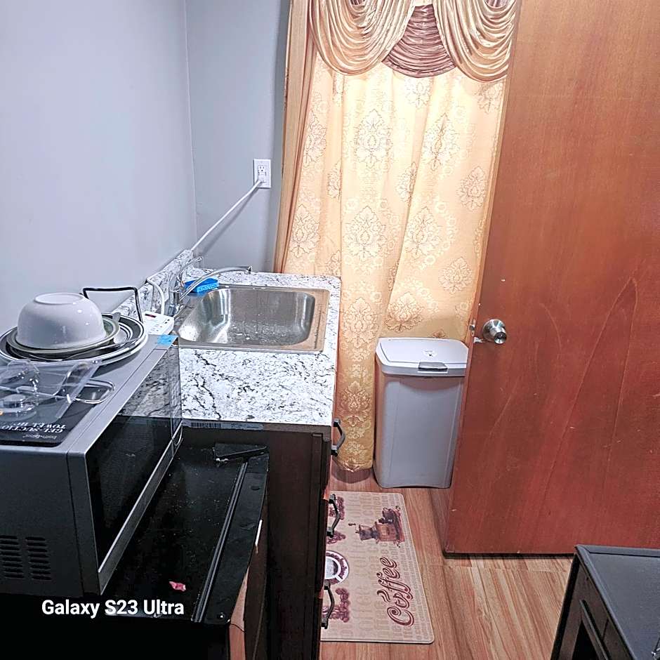 Divine Villa Guest House Harper Ave WITH FREE PRIVATE PARKING