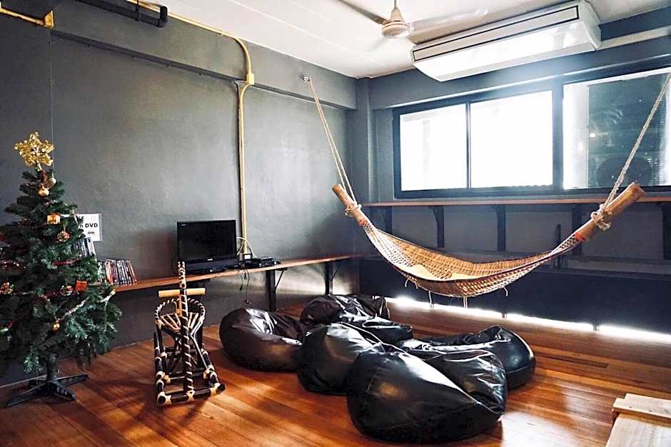 Yimwhan Hostel & Cafe Ayutthaya