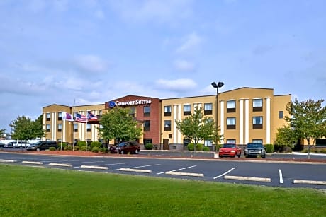 Comfort Suites East