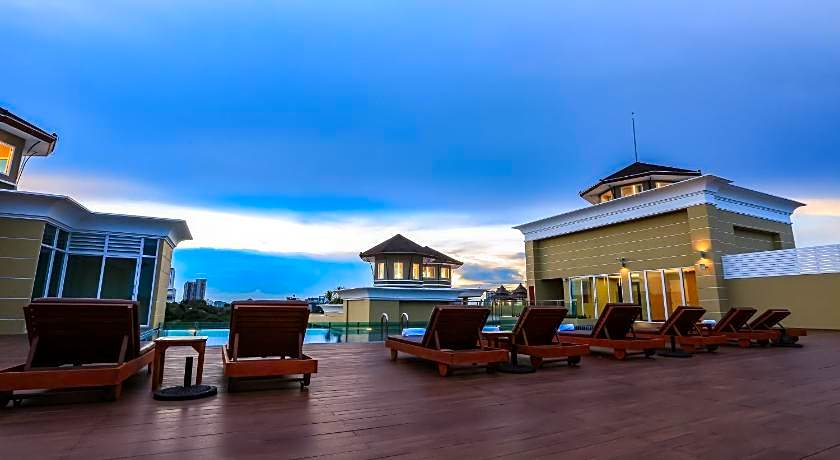 Crystal Palace Luxury Hotel Pattaya