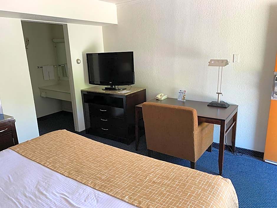 Travelodge by Wyndham Rapid City