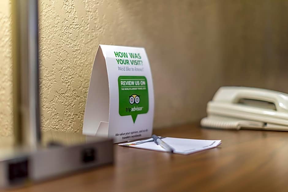 Super 8 by Wyndham Kamloops BC