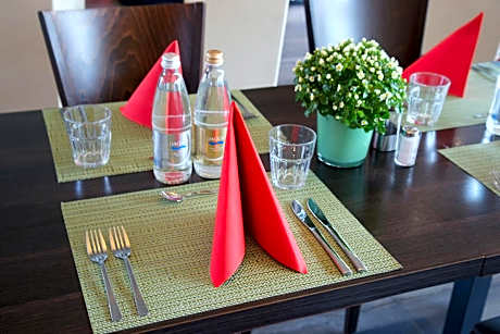 Holiday Inn Express Zürich Airport By IHG