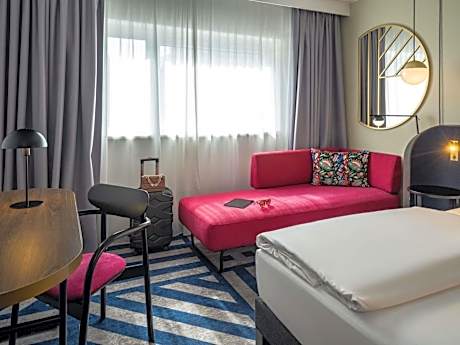 Standard room with Queen-size bed