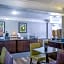 La Quinta Inn & Suites by Wyndham Sacramento North