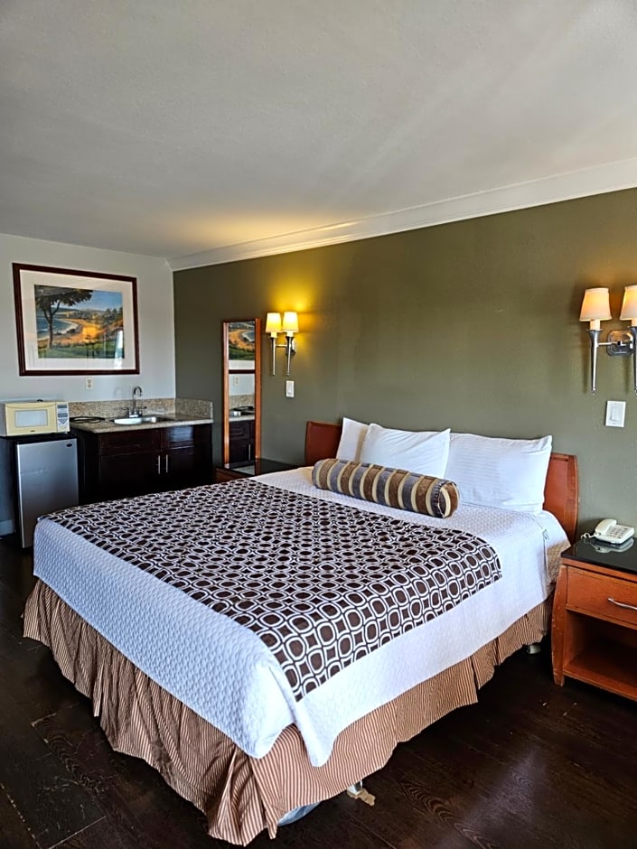 Fullerton Inn