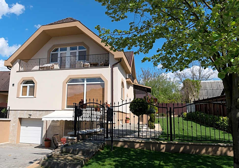 Rita-Vár Szálláshely