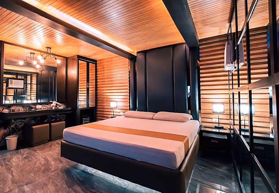 Victoria Court Cuneta Motorist Lodge