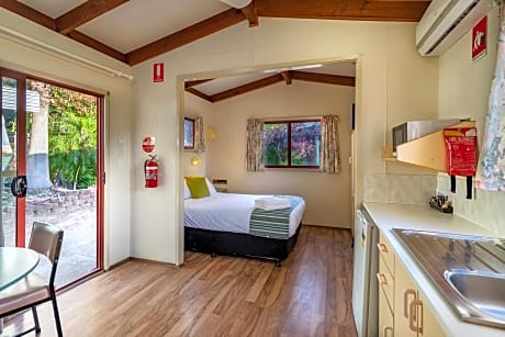 Two-Bedroom Cottage - Kookaburra