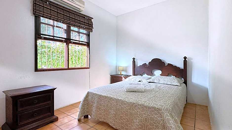 Casa Aconchegante a 100 metros da praia - NDI006