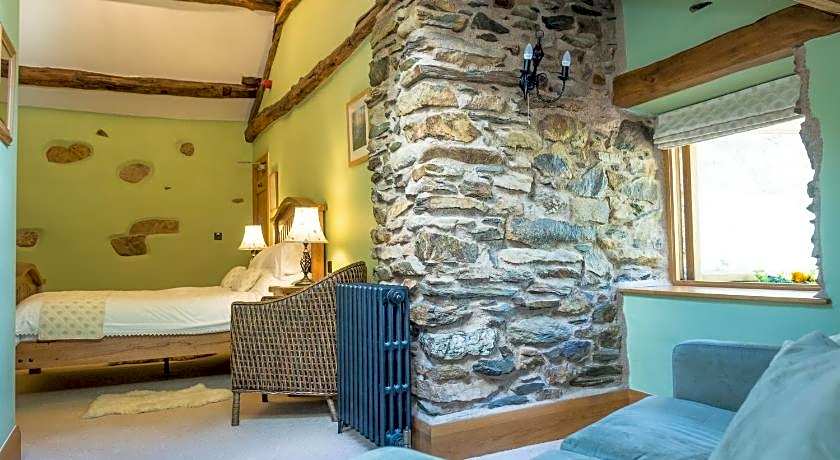 The Wayside and Whisky Barn