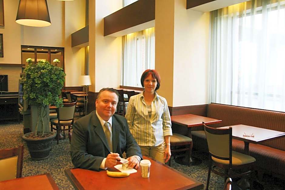 Hampton Inn By Hilton & Suites Laval Quebec Canada