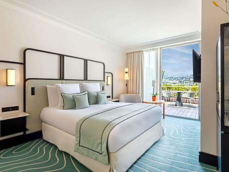 Deluxe Room with City View