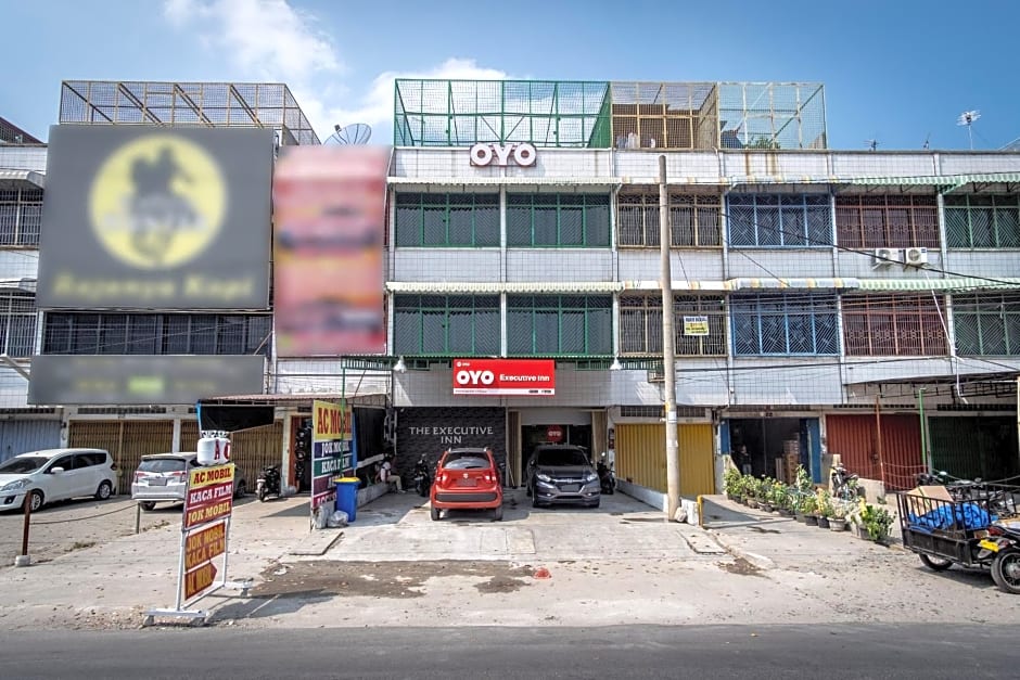 OYO 359 Executive Inn