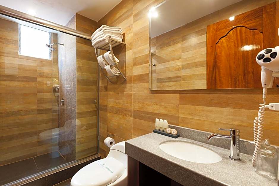 Inti Punku Machupicchu Hotel & Suites