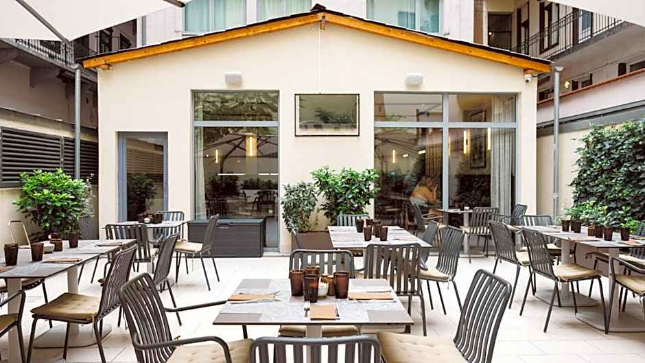 Honest Budapest by Chic & Basic