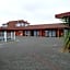 Ace High Motor Inn
