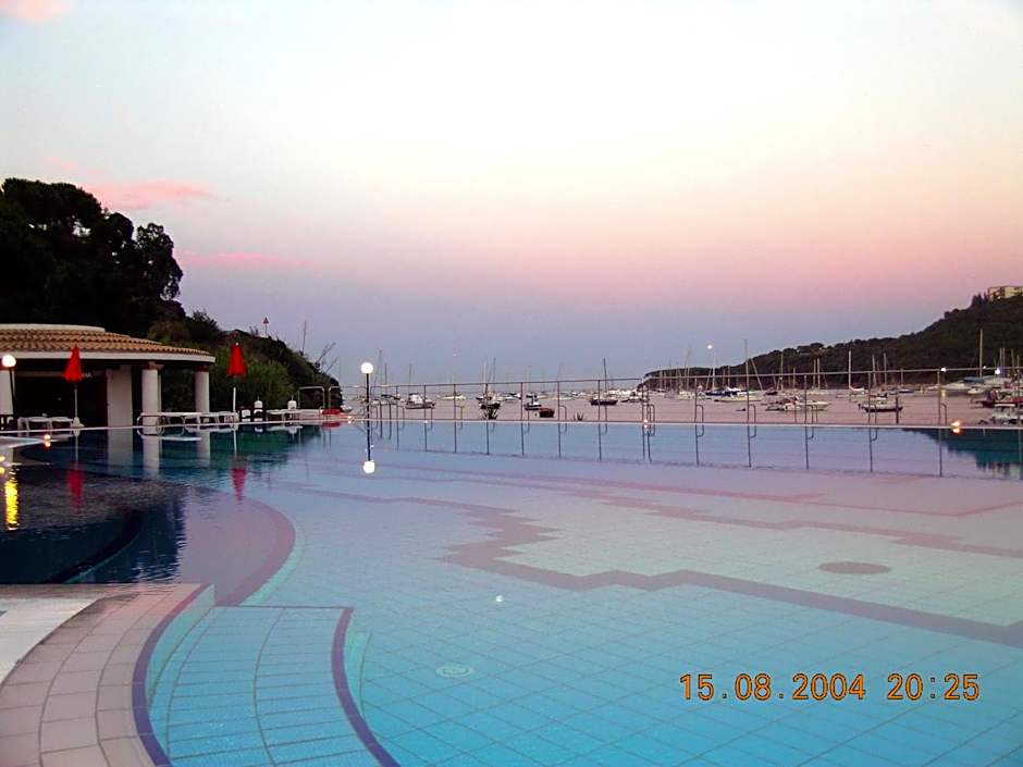 Residence Cala Di Mola