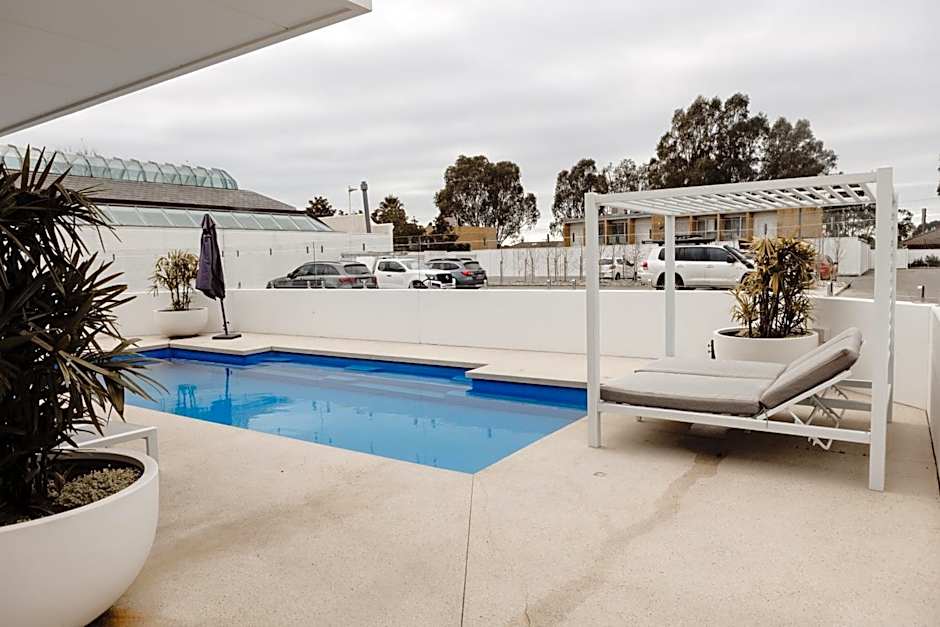 The Carrington Hotel