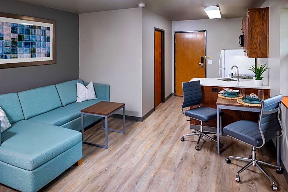 Extended Stay Airport