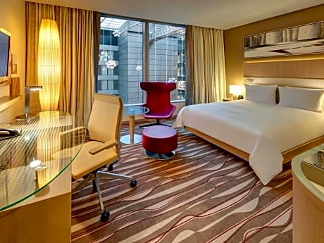 Queen Hilton Executive