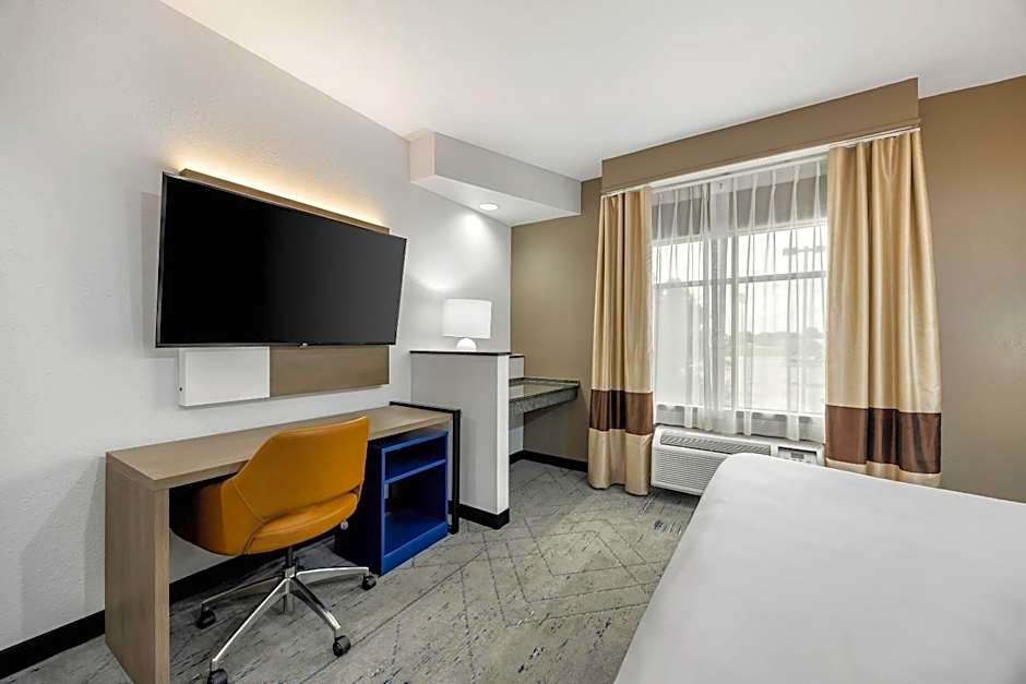 Comfort Suites Perrysburg - Toledo South