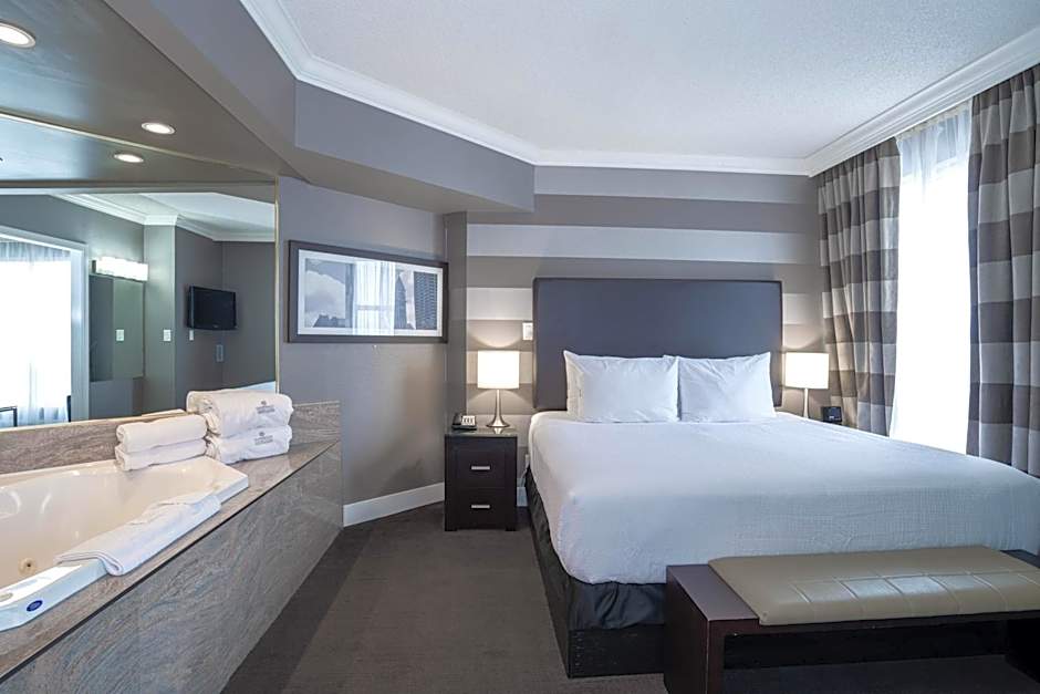 Sandman Signature Mississauga Hotel